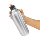 Shaker à cocktail OXO en acier inoxydable détail — OXO