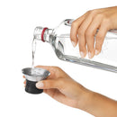 Shaker à cocktail OXO en acier inoxydable lifestyle — OXO