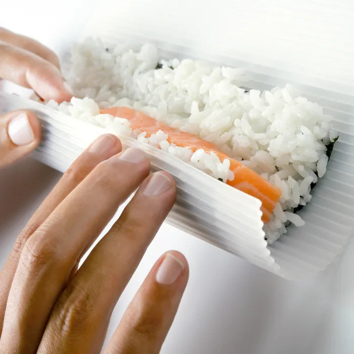 Démonstration natte en silicone pour rouler les makis Makisu | LEKUÉ